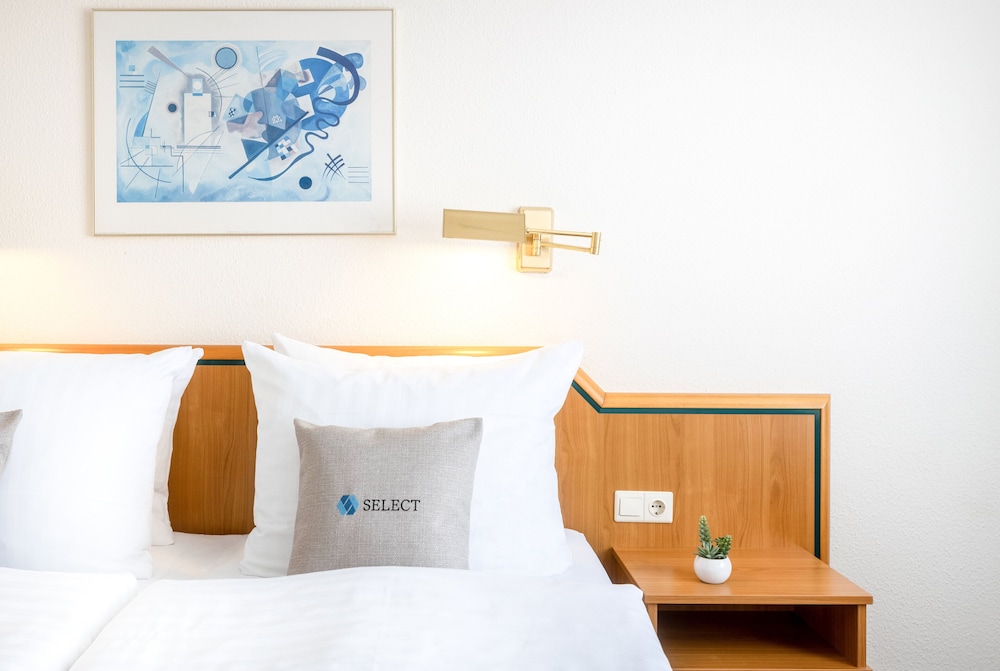 Holiday Inn - the niu, Blade Solingen by IHG 29/80