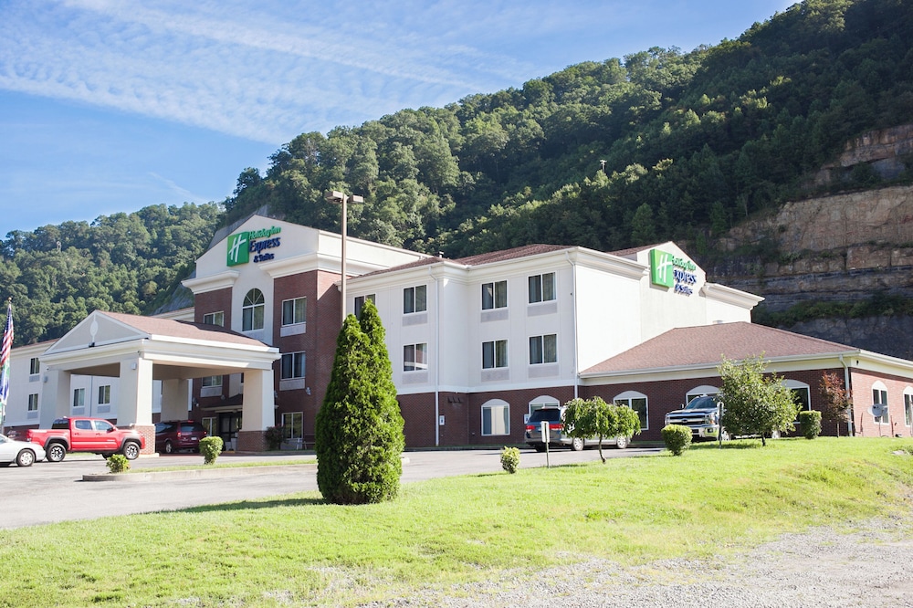 Holiday Inn Express and Suites Logan an IHG Hotel 67/71
