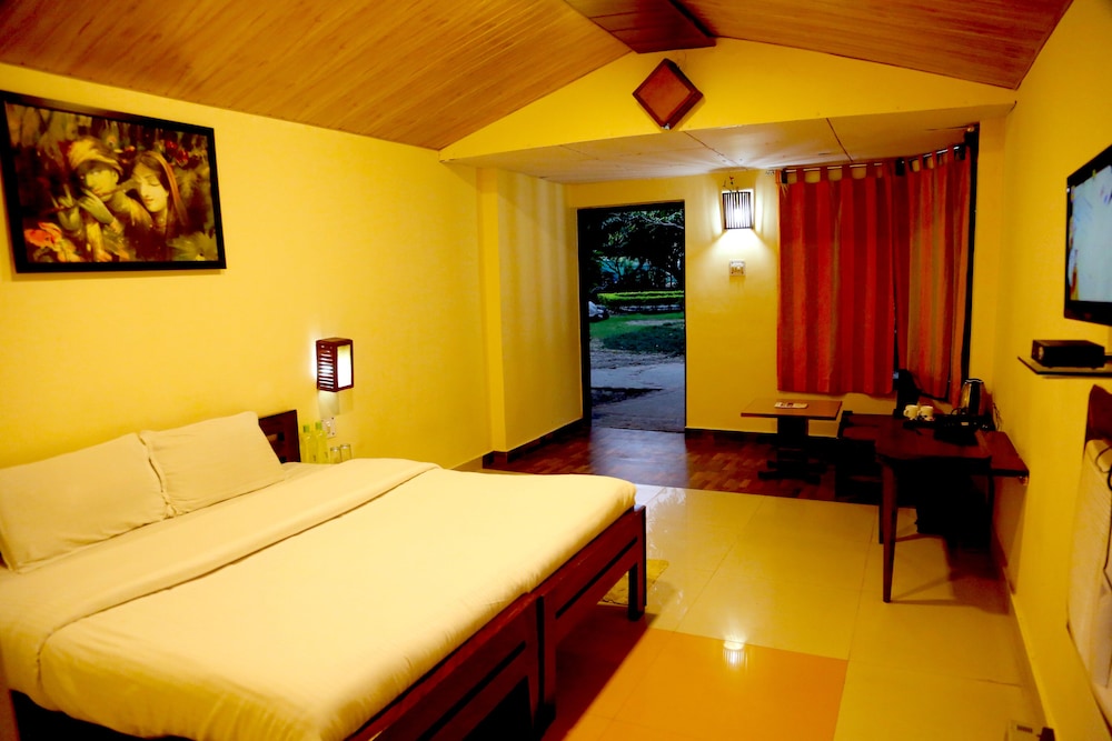CORBETT WILD RESORT 6/50