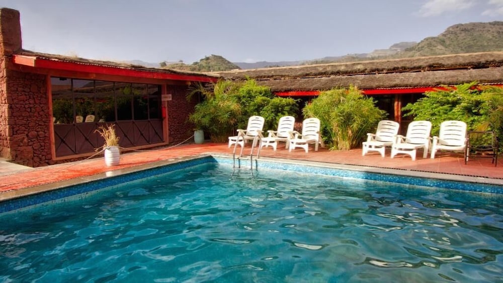 Lal Hotel And Spa 31/33