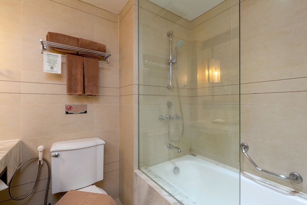 Sawaddi Patong Resort & Spa 74/75