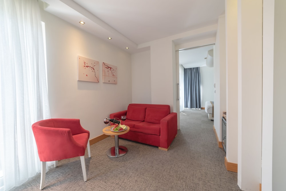 ATIK HOTEL 46/73