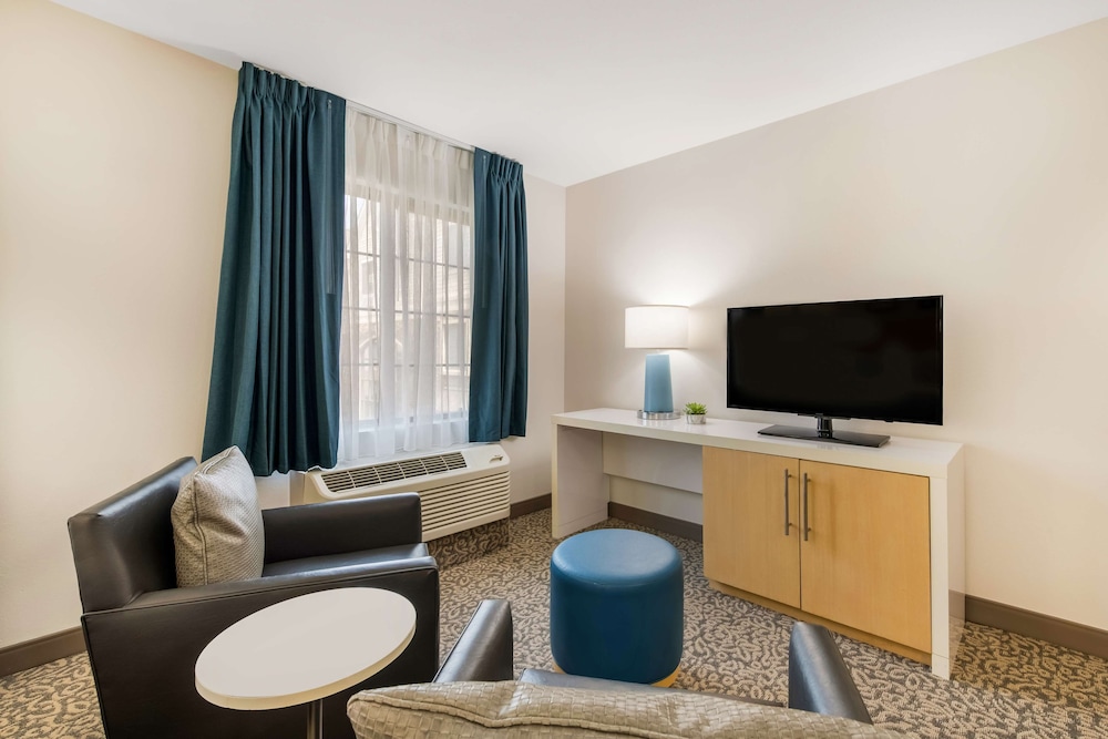 Suites Charlotte Arrowood 29/49
