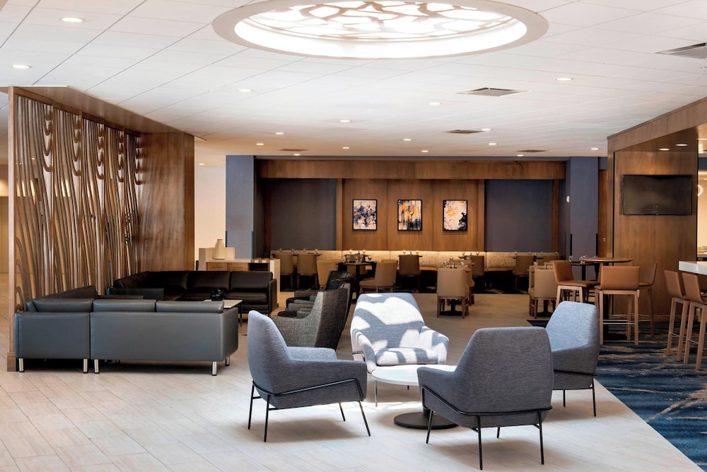 Delta Hotels By Marriott Utica 51/57