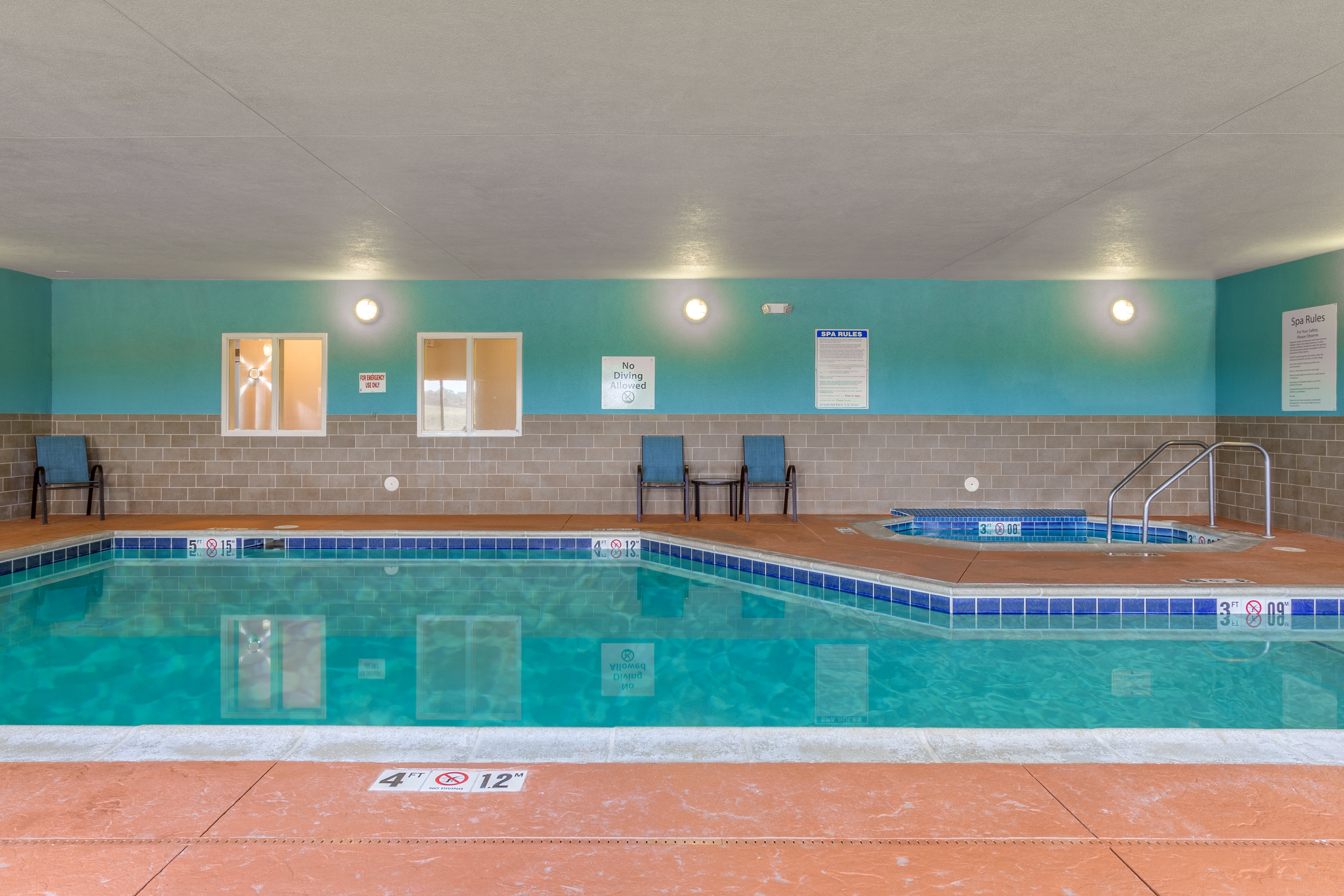 HOLIDAY INN EXPRESS HOTEL & SUITES ALBERT LEA - I-35 32/59