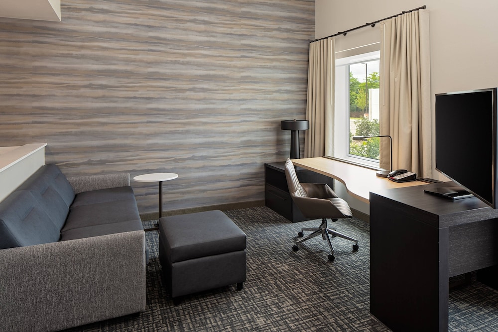Residence Inn by Marriott Detroit Farmington Hills 42/45