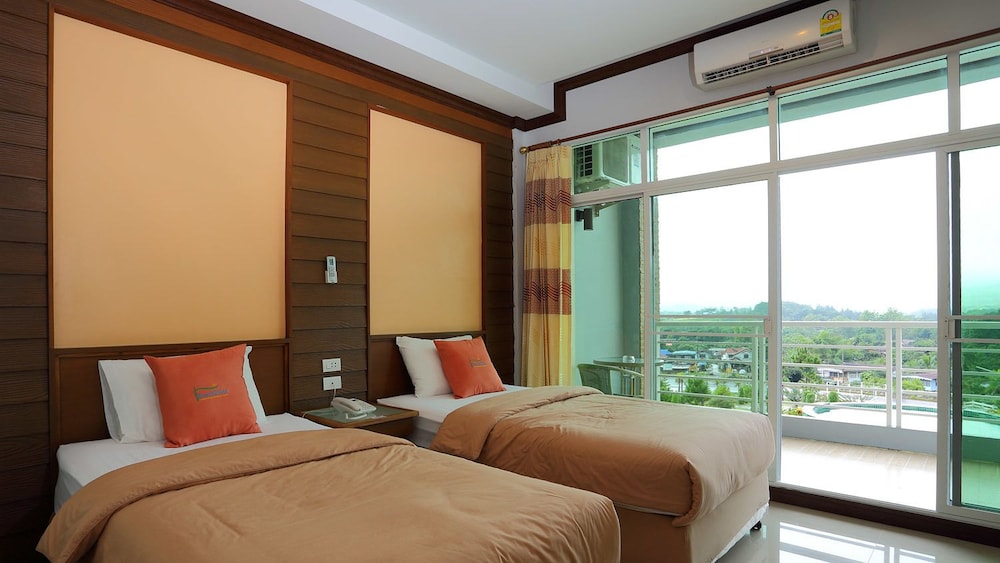 Breeze Hill Hotel 15/50