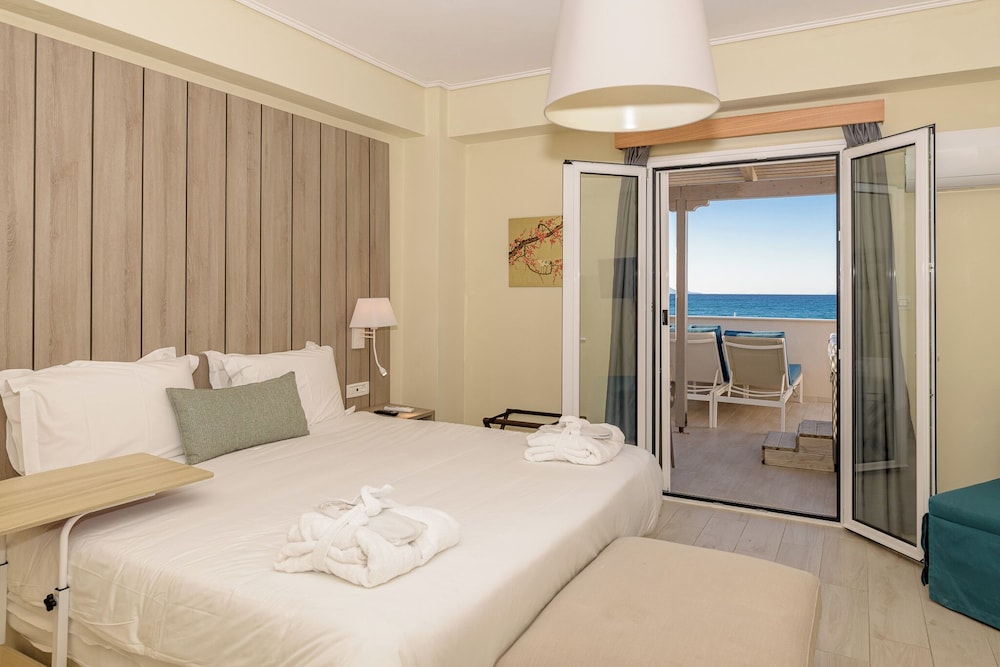 DELUXE, SEA VIEW