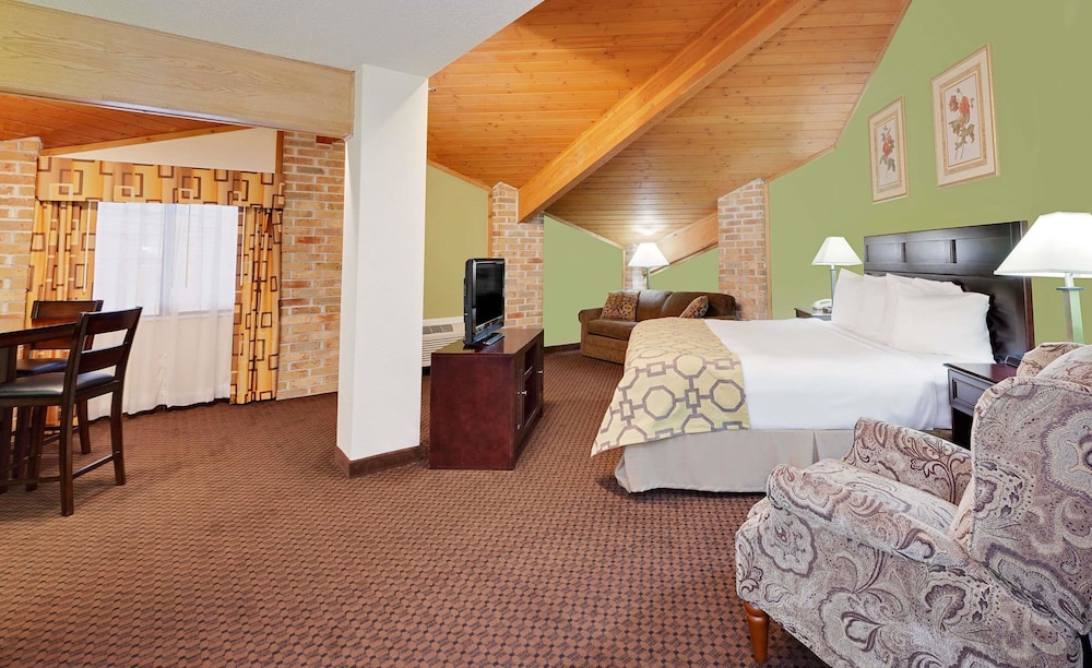 Baymont By Wyndham Battle Creek Downtown 23/39