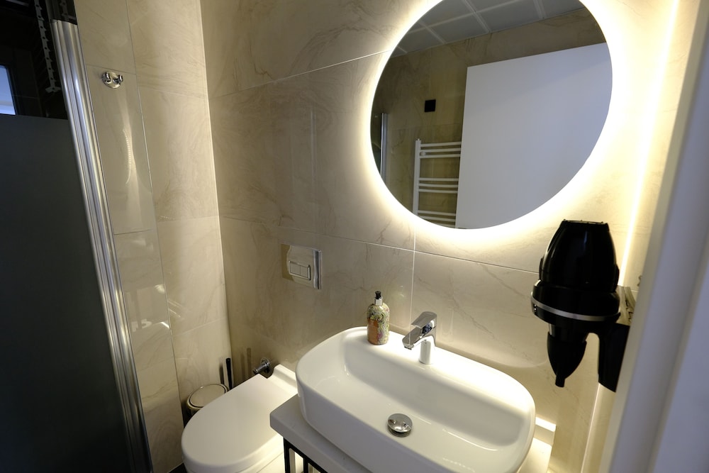 Vega Suites 23/24