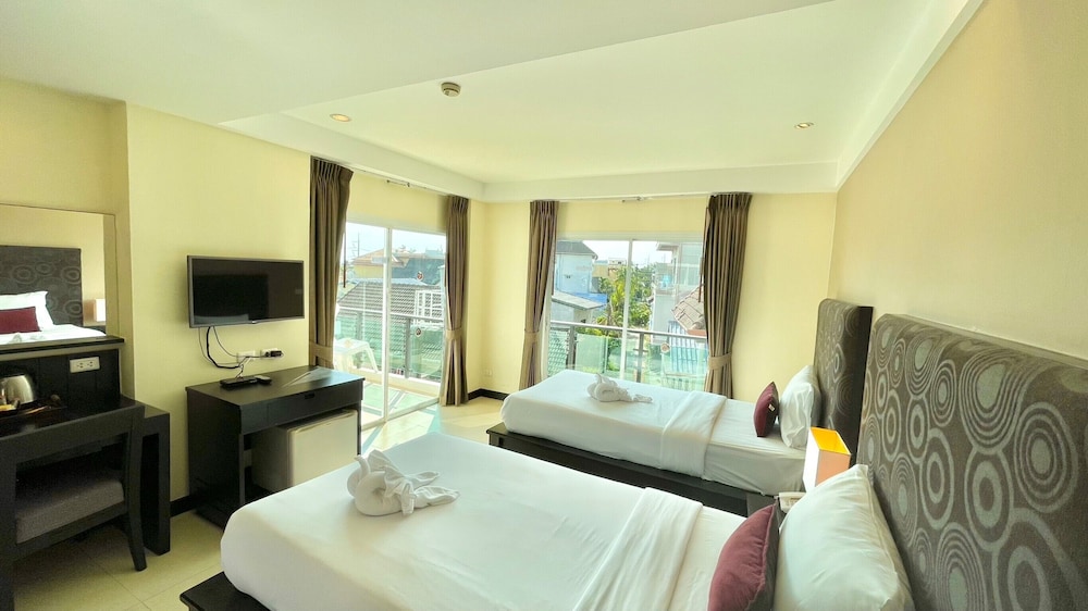Baramee Resortel 18/57