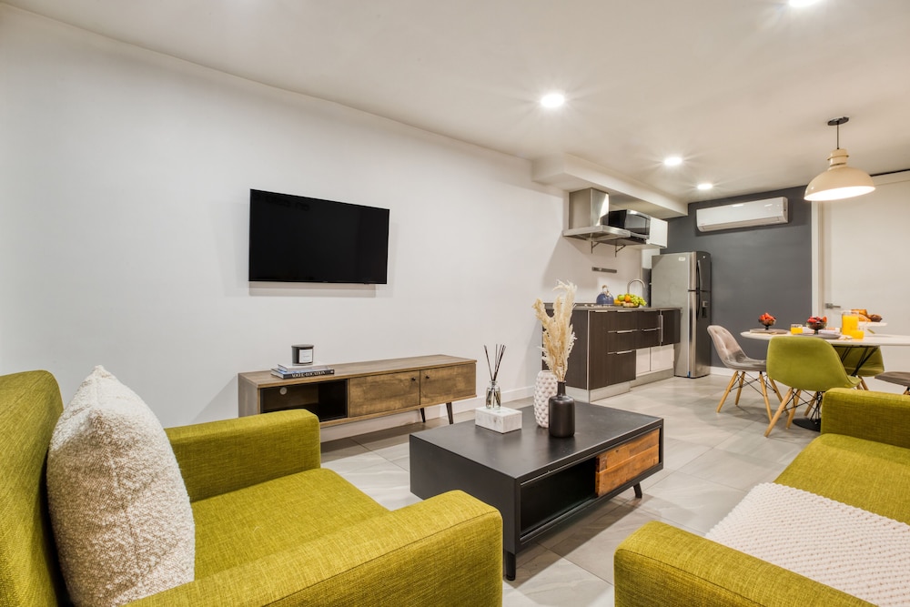 Comfort Suites Tijuana 50/65