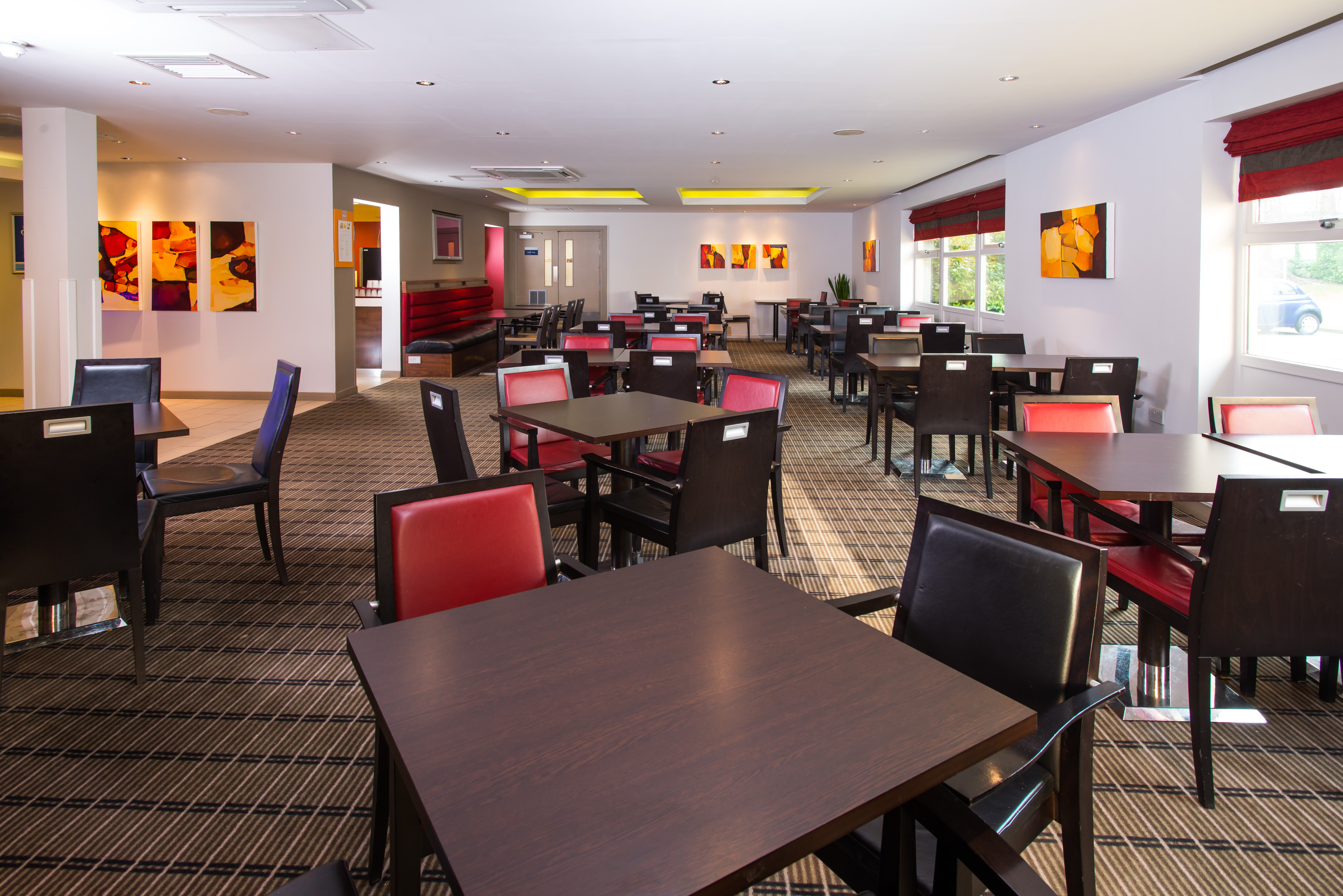 Holiday Inn Express East Midlands Airport 10/20
