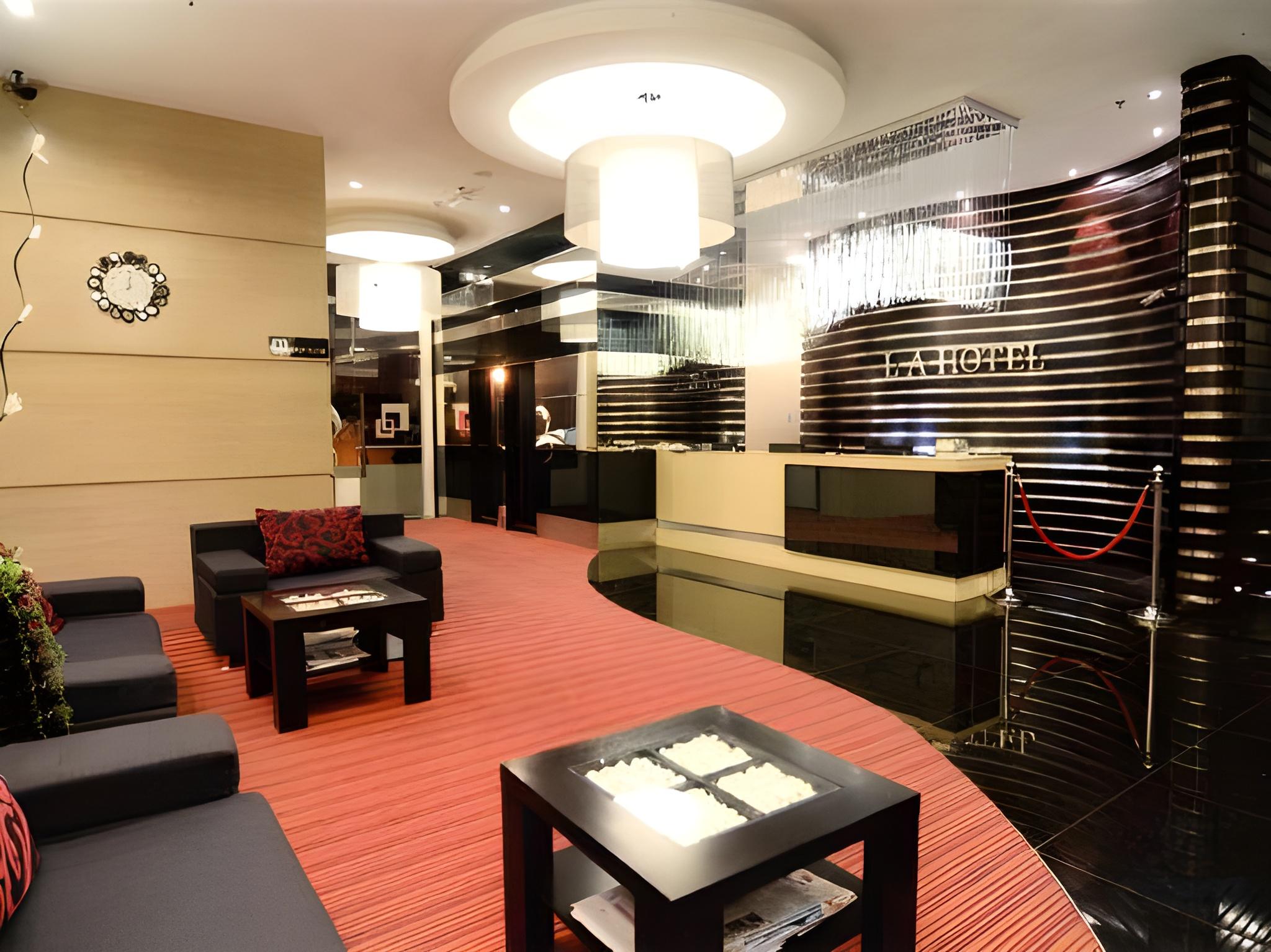 LA Hotel Tawau 22/24