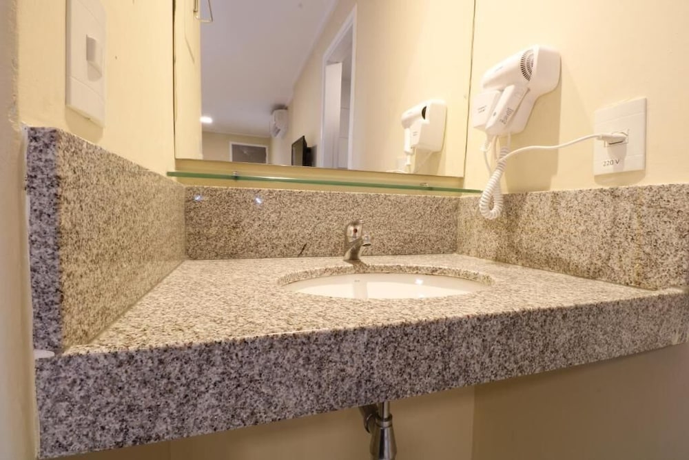 Acqua Inn 50/50