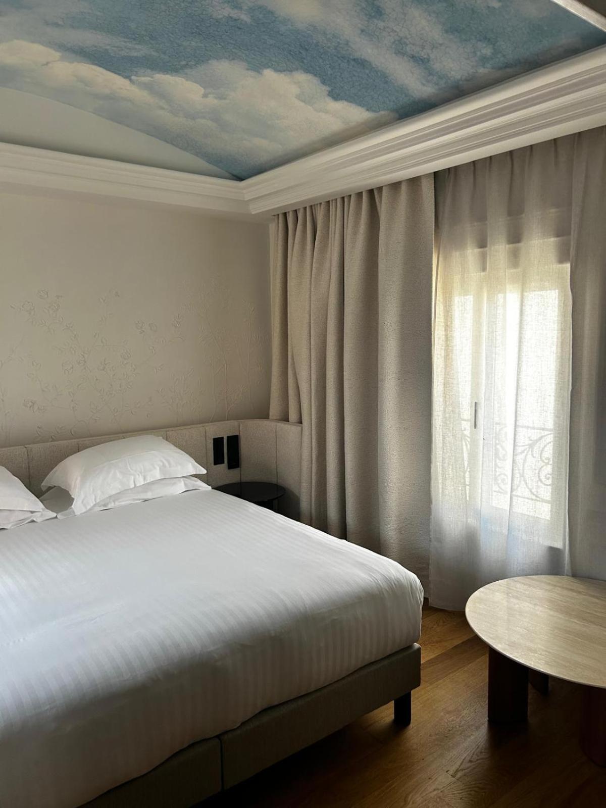 Monceau, Suite, King Bed, Sofa، Le Mathurin Hotel & Spa 3/10