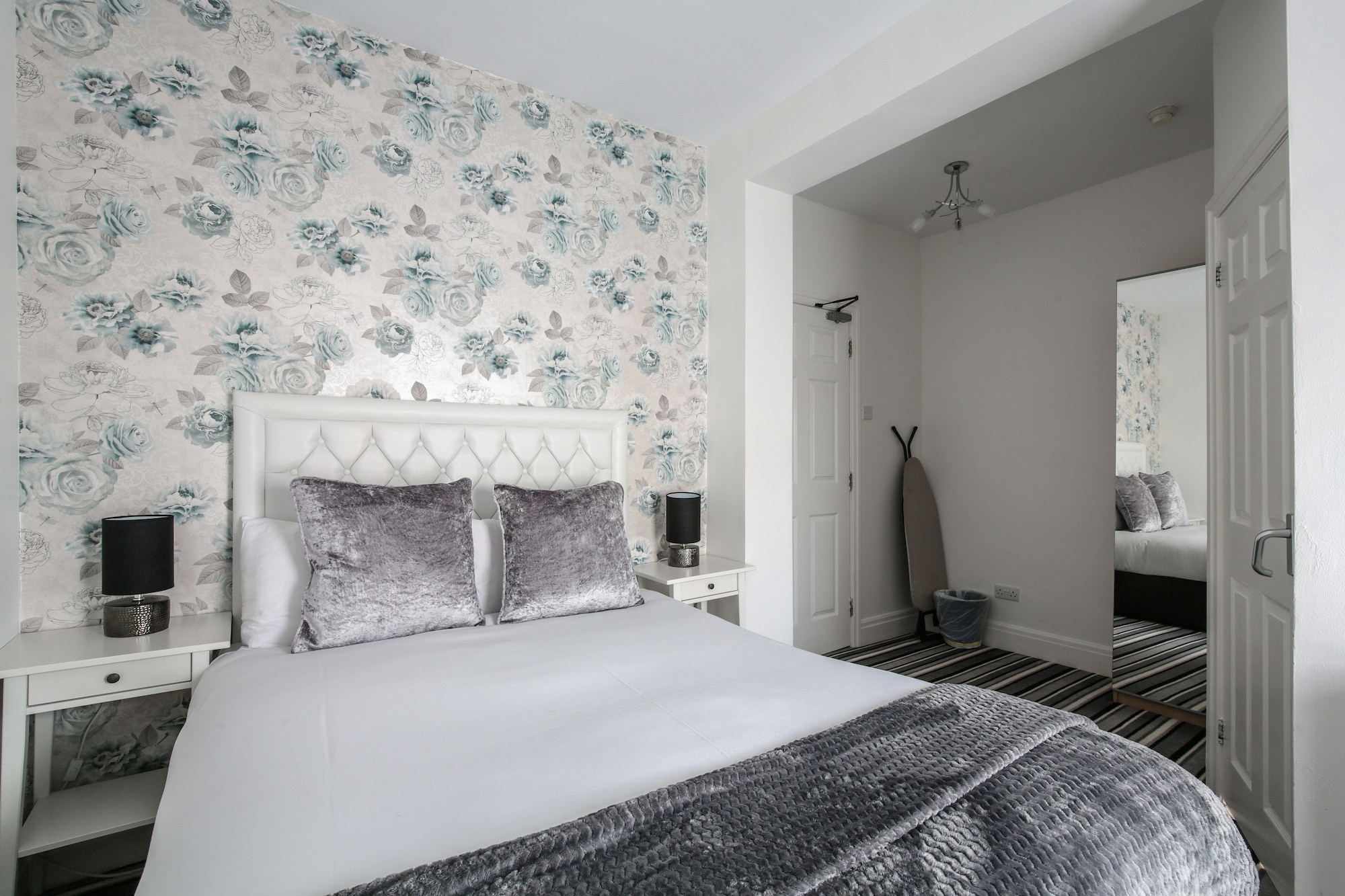 ECONOMY, DOUBLE BED, PRIVATE BATHROOM