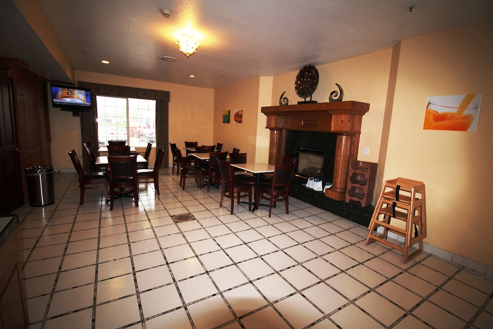 Quality Inn and Suites Airport West 47/57