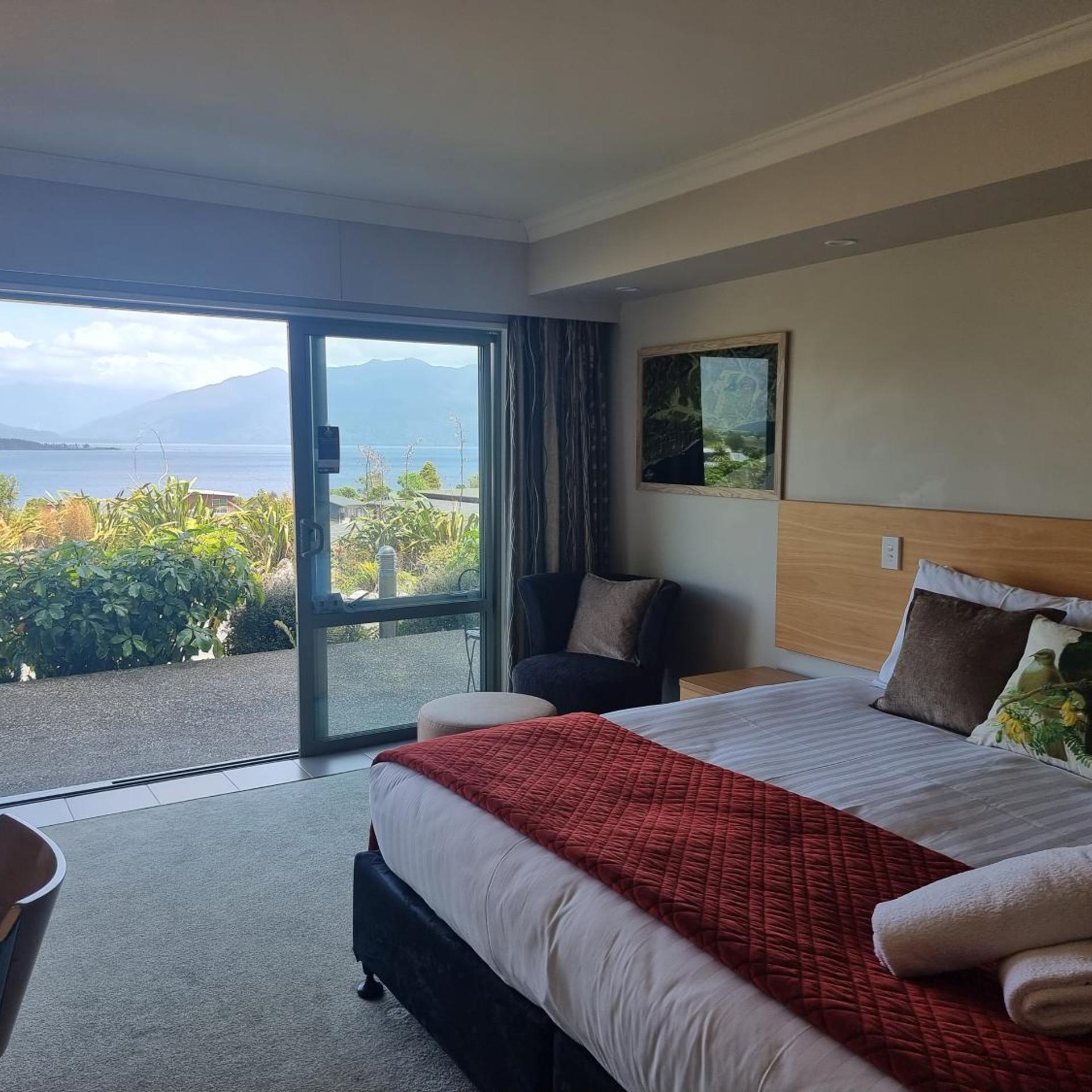 Hotel Lake Brunner 9/50