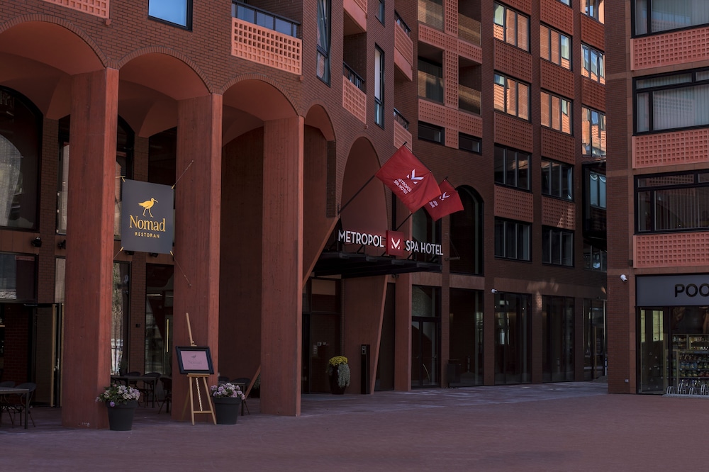 Metropol Spa Hotel 58/63