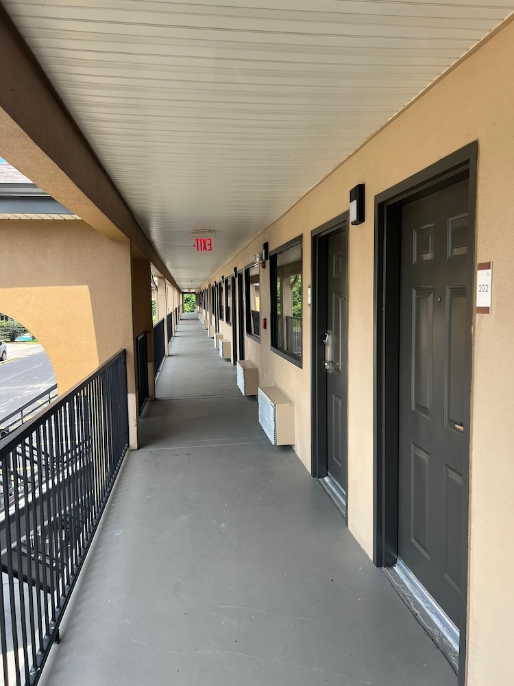 Quality Inn Kinder, LA 18/30