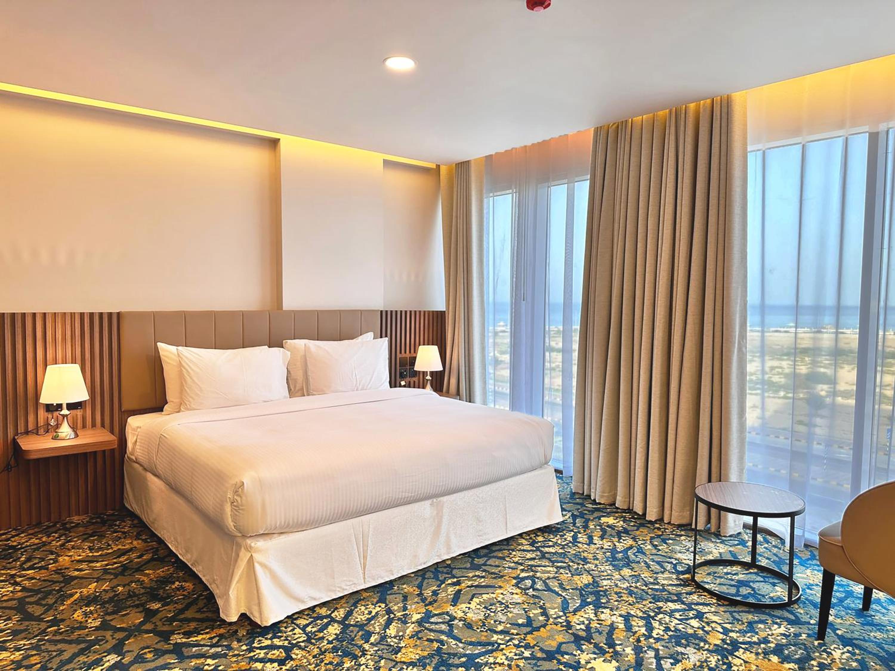 SUPERIOR, EXECUTIVE, SEA VIEW