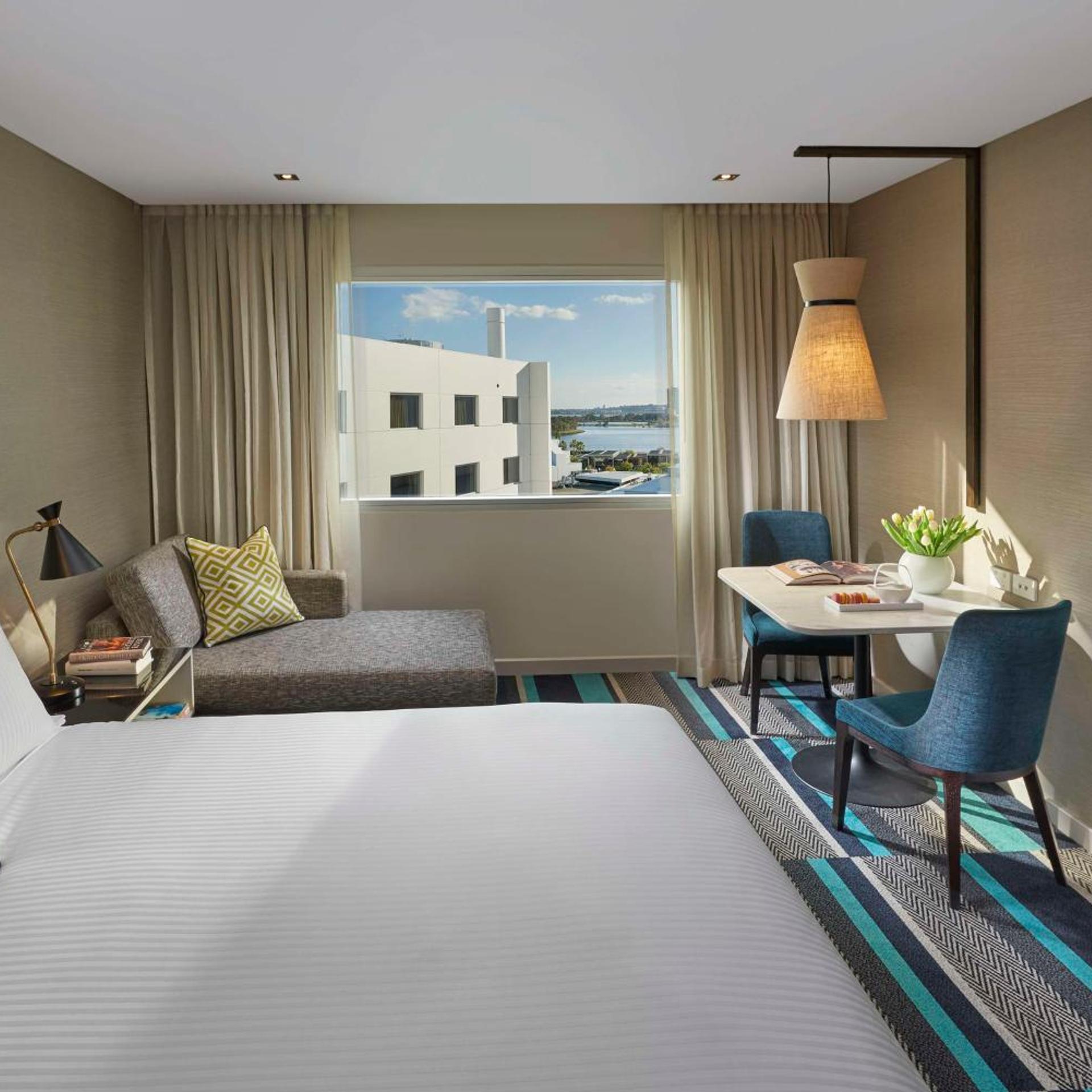 CROWN PROMENADE PERTH 42/55