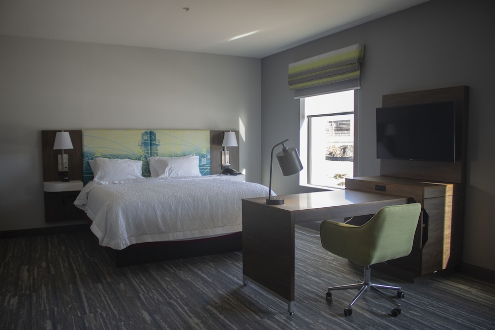Hampton Inn Suites Portland Me 8/59