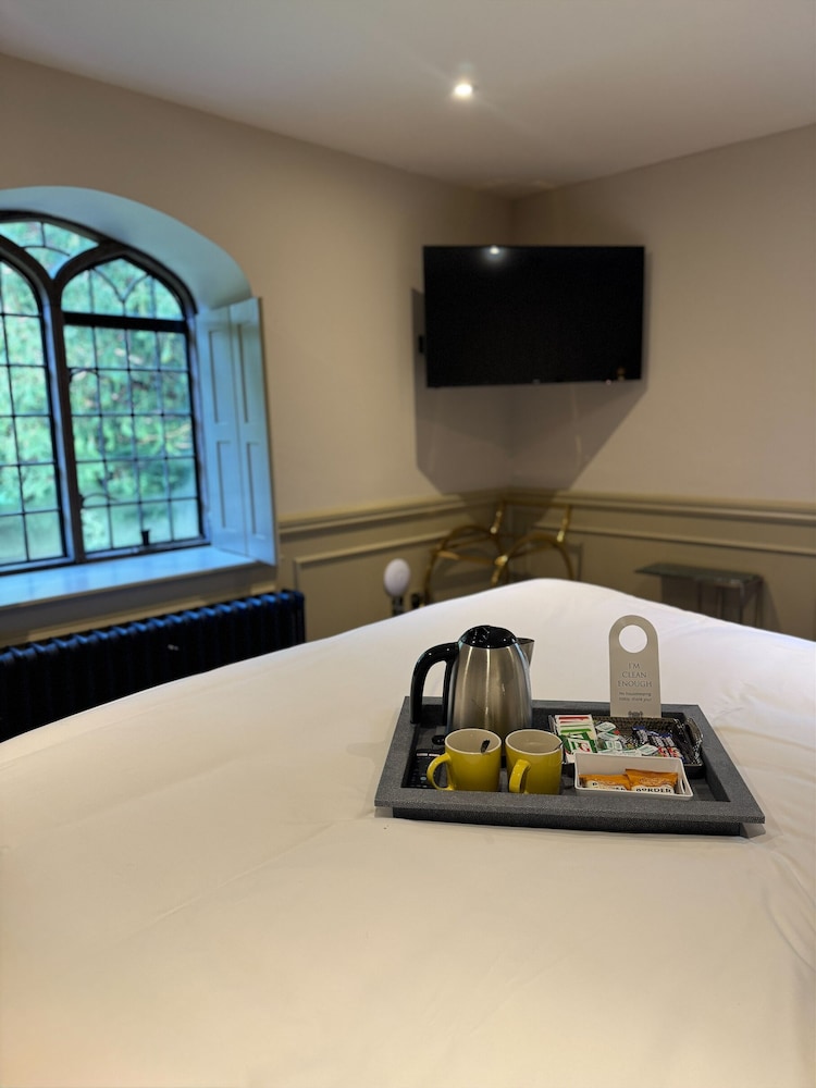 Broome Park Hotel 65/73