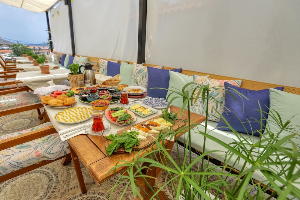 Cunda Dalyan Otel 28/49