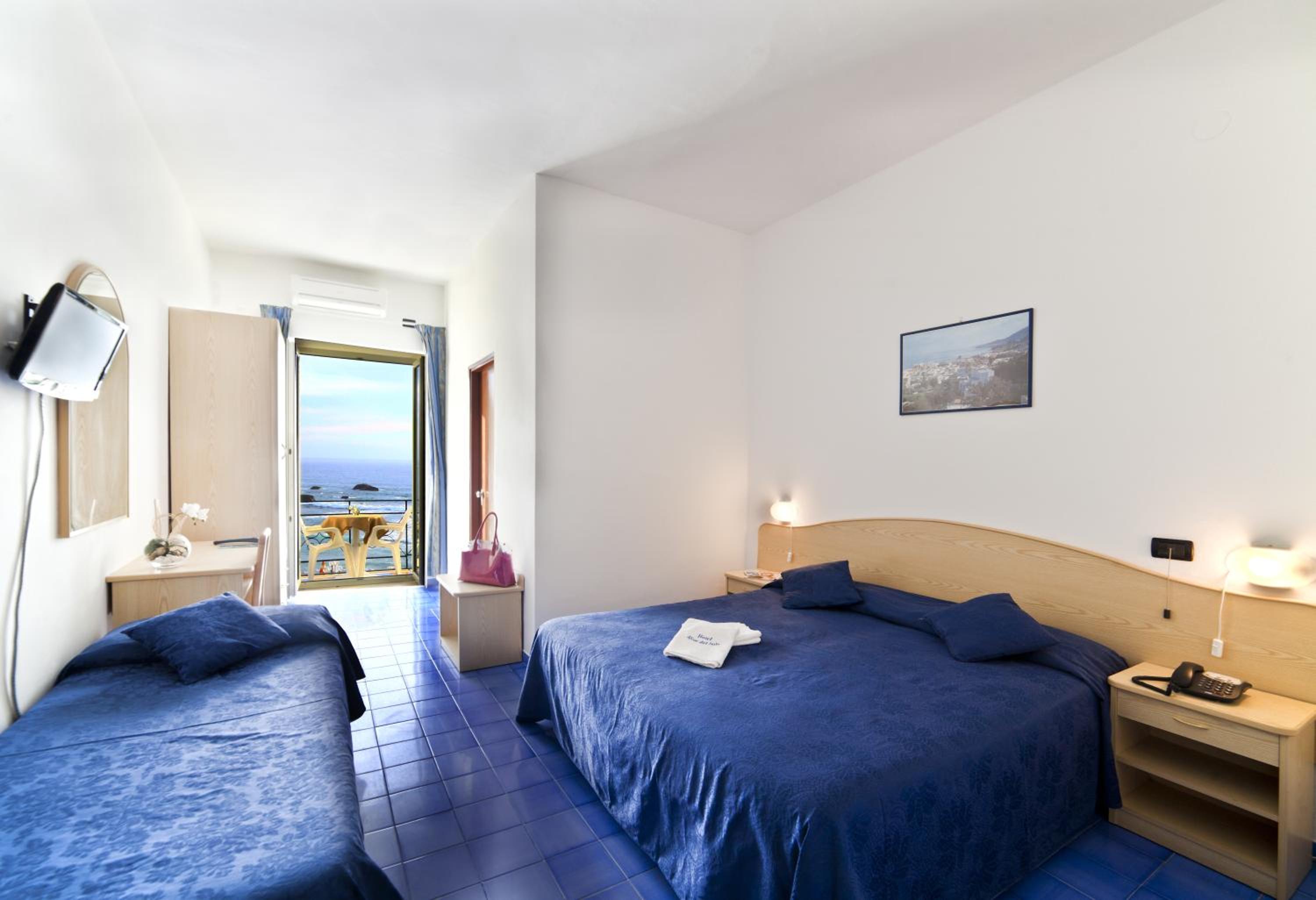 Standard, Triple, Sea View