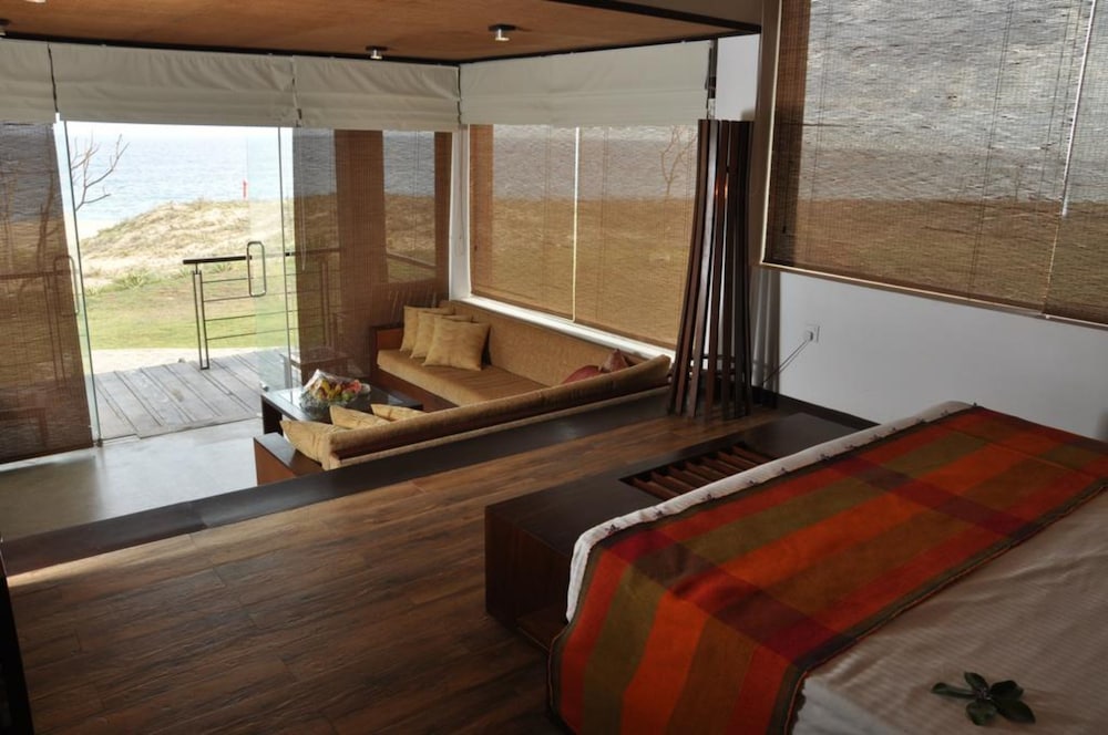 Laya Safari Resorts Spa 34/68