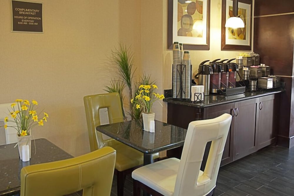 Best Western Bowie Inn and Suites 39/43