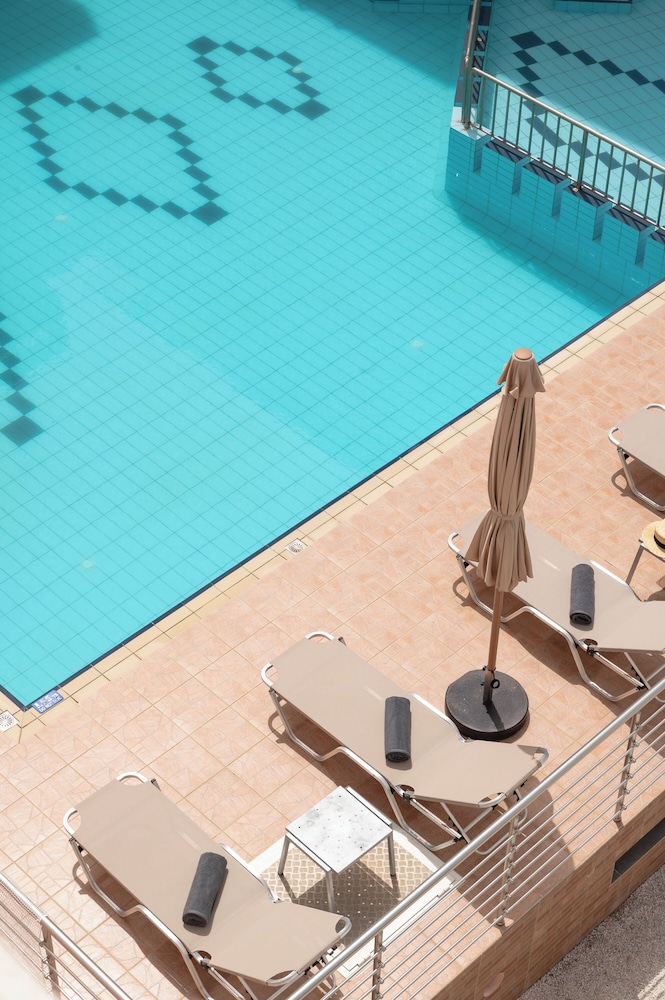 Thelesi Apartments 25/50