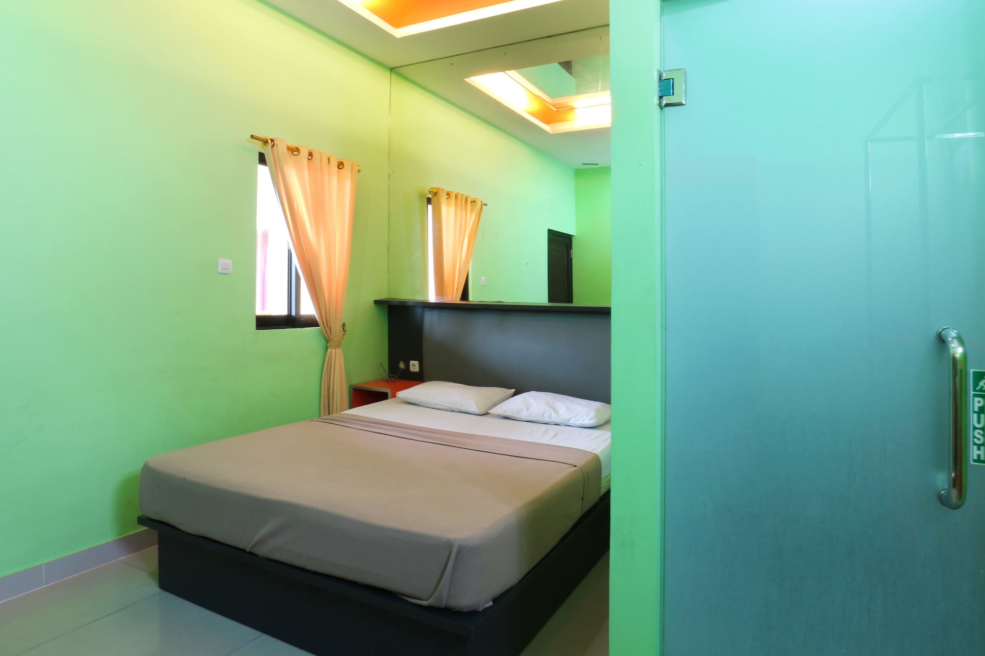 غرفة ديلوكس بسرير كوين، Jambrut Inn Hotel 4/10