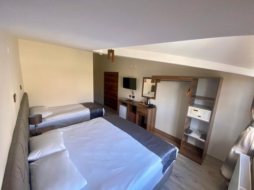 Zumrut Palas Otel 2/44