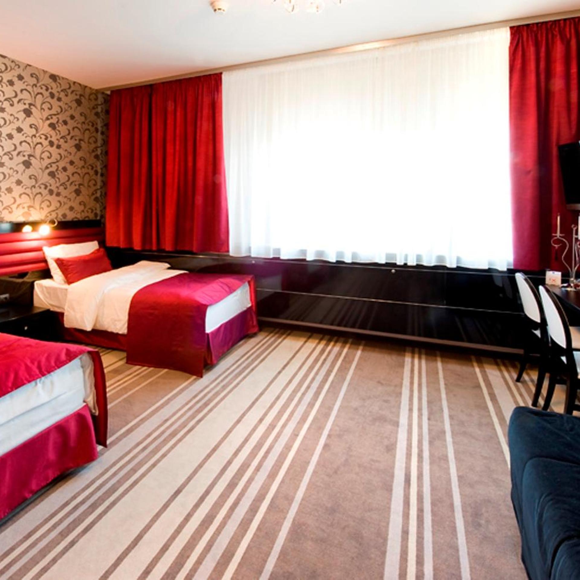 HOTEL SYMFONIA(EX. BEST WESTERN Symfonia Hotel) 17/50