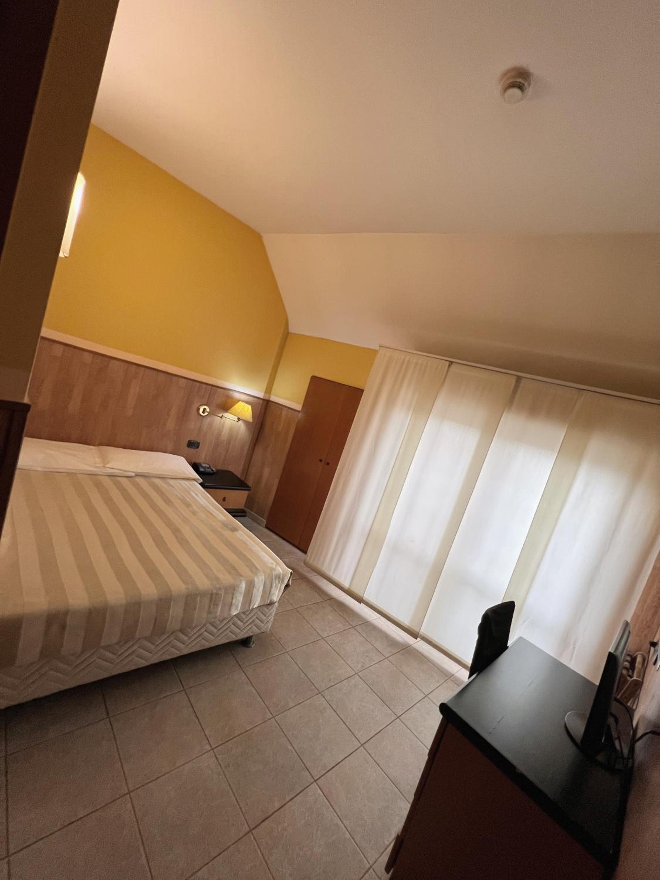 Hotel Valganna Srl Ex Valganna 19/50