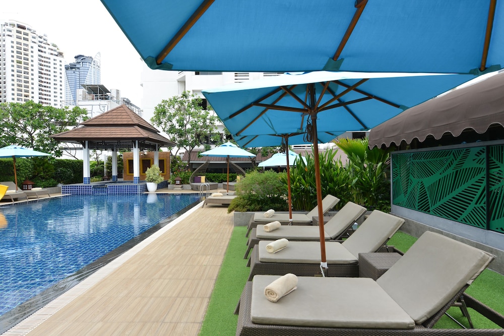 Centre Point Plus Hotel Pratunam 70/74