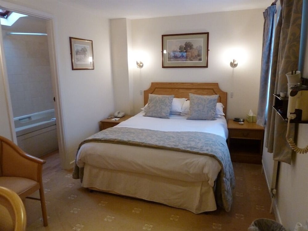 Apple Tree Hotel 4/30
