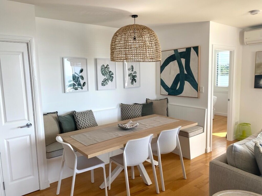 Kings Row Holiday Apartments 23/48