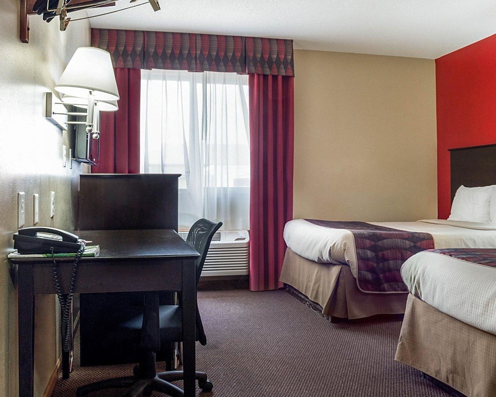 Econo Lodge Jamestown, ND 21/24