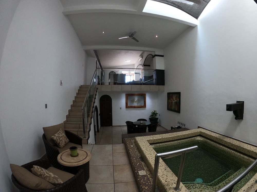 The Latit Hotel Queretaro 18/40