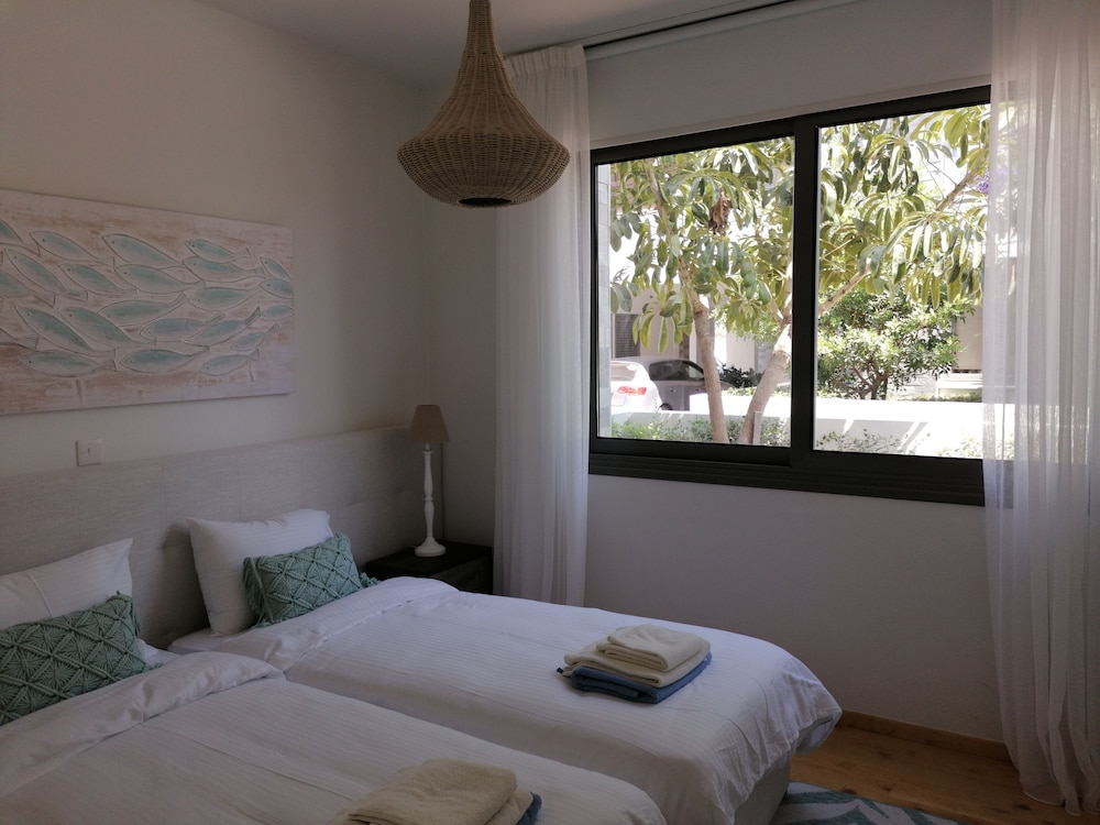 Atlantis Gardens Resort 8/50