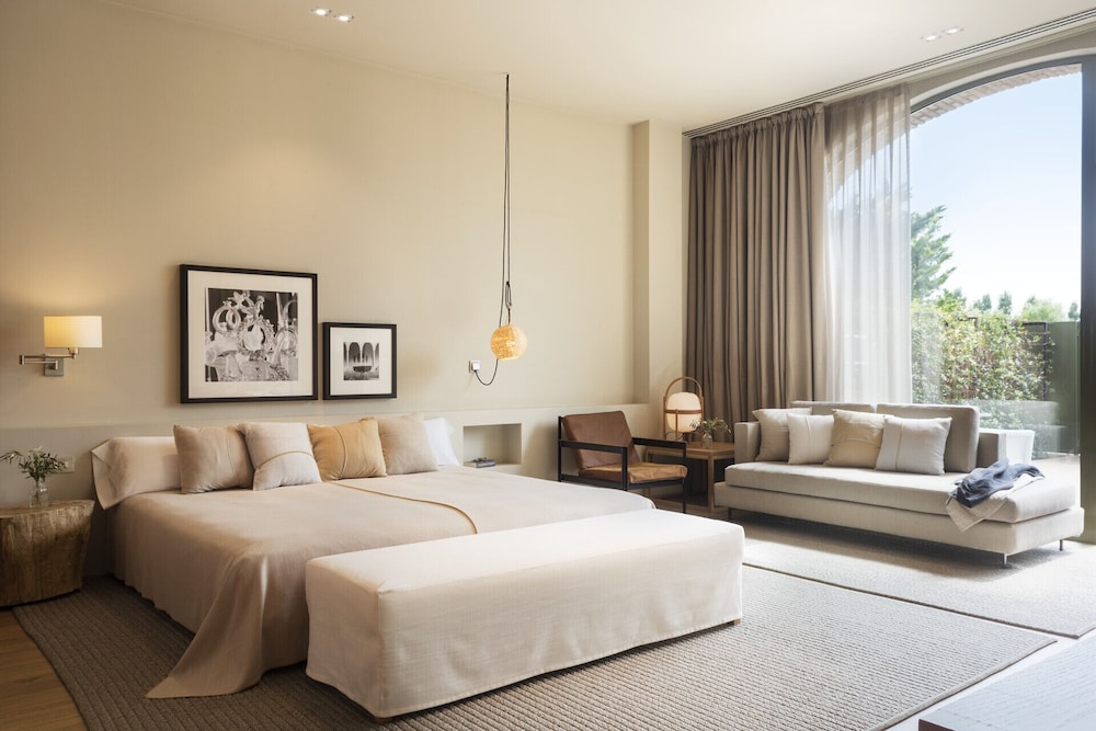 Suite, King Bed, Patio, Garden Area