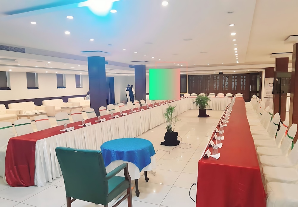 Grand Regency Hotel 48/50