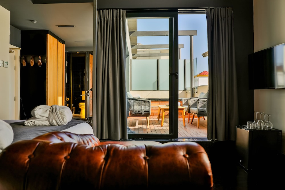 Hotel Lobby Room 34/67