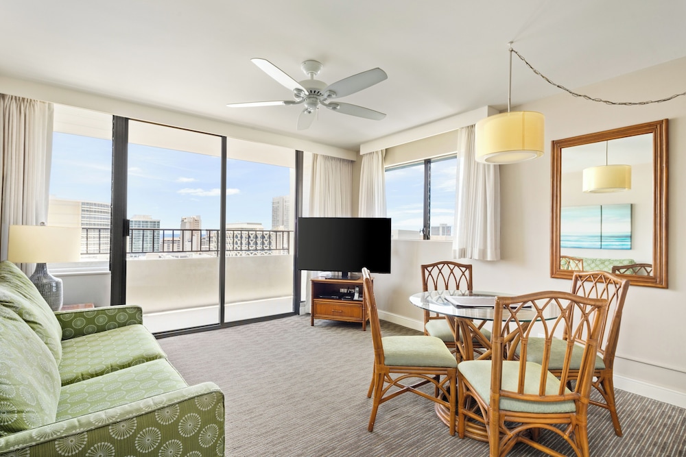 Royal Kuhio 27/50