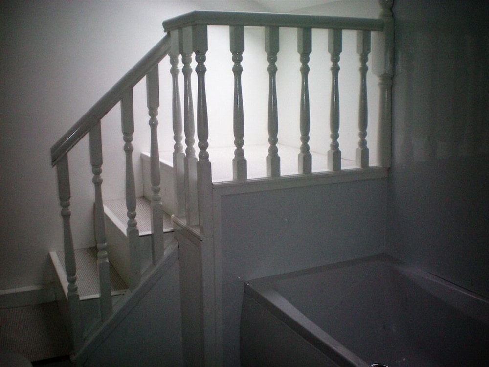 Eastgate Apartments 8/16