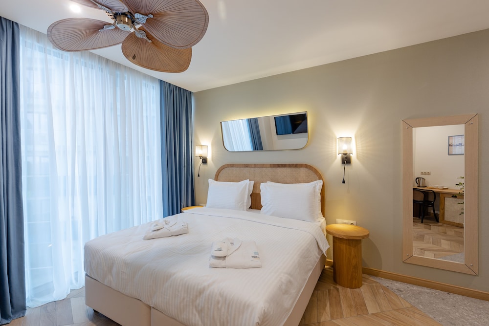 Standard, King Bed